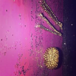 I am selling 1 pair of earrings and a ring